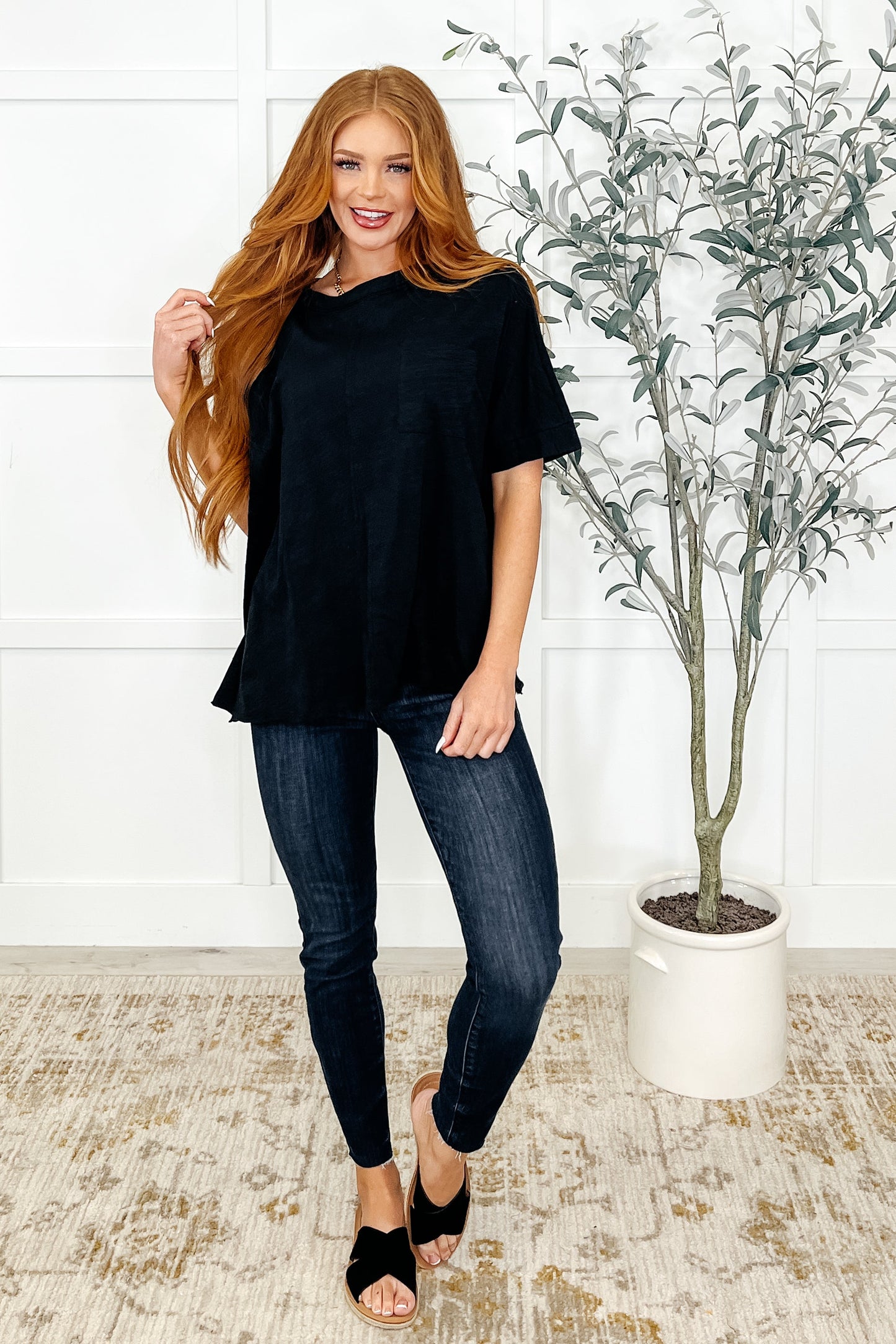 The Layback Relaxed Basic Tee in Black